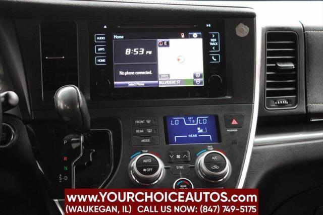 Photo of 2017 Predawn Gray Mica Toyota Sienna