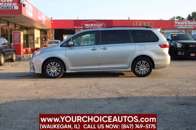 Photo of 2018 Silver Sky Metallic Toyota Sienna