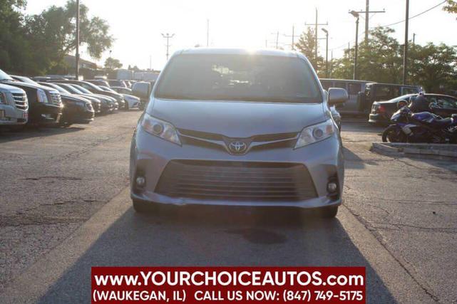 Photo of 2018 Silver Sky Metallic Toyota Sienna