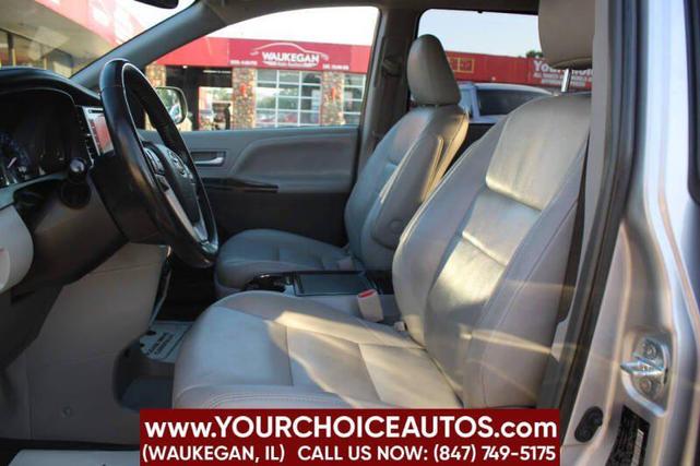 Photo of 2018 Silver Sky Metallic Toyota Sienna