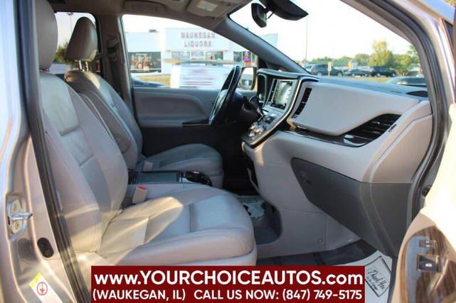 Photo of 2018 Silver Sky Metallic Toyota Sienna