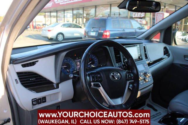 Photo of 2018 Silver Sky Metallic Toyota Sienna