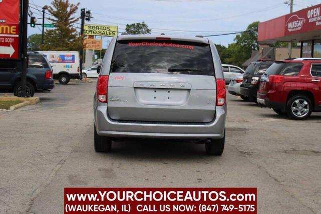 Photo of 2015 Billet Silver Metallic Clearcoat Dodge Grand Caravan