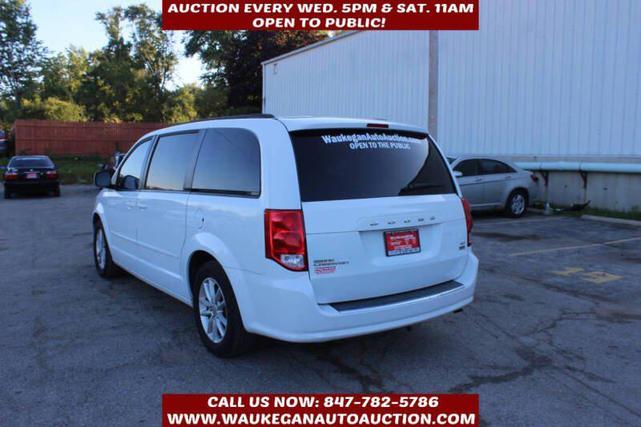 Photo of 2015 Bright White Clearcoat Dodge Grand Caravan