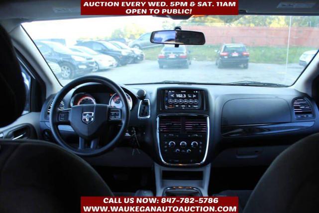 Photo of 2015 Bright White Clearcoat Dodge Grand Caravan