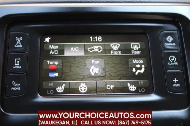 Photo of 2017 Light Brownstone Pearlcoat Jeep Cherokee