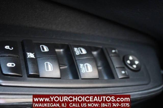 Photo of 2017 Light Brownstone Pearlcoat Jeep Cherokee