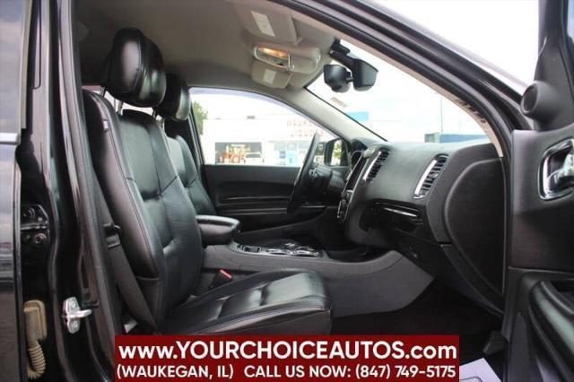 Photo of 2016 Brilliant Black Crystal Pearlcoat Dodge Durango