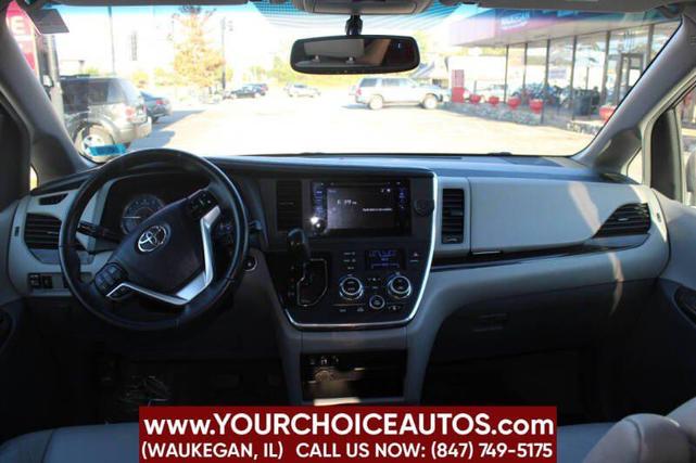 Photo of 2016 Salsa Red Pearl Toyota Sienna