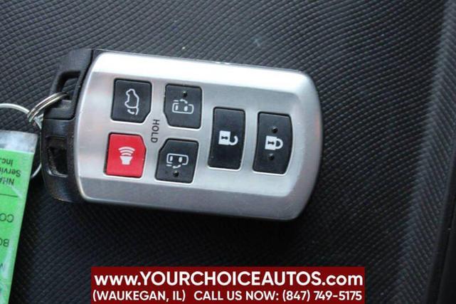 Photo of 2016 Salsa Red Pearl Toyota Sienna