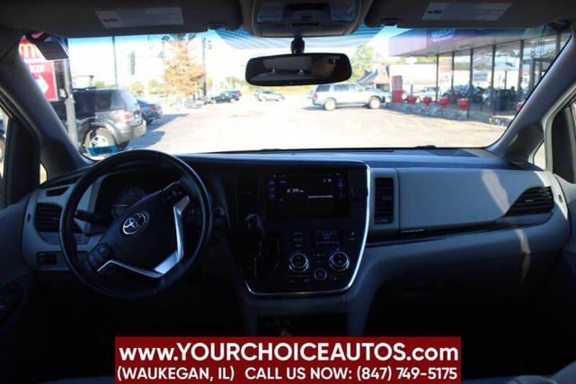 Photo of 2016 Salsa Red Pearl Toyota Sienna