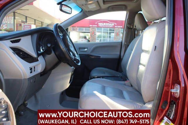 Photo of 2016 Salsa Red Pearl Toyota Sienna
