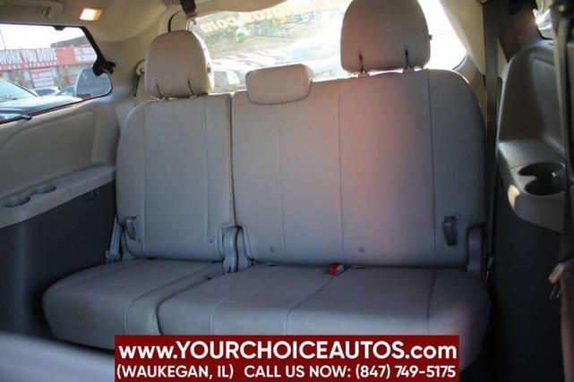 Photo of 2016 Salsa Red Pearl Toyota Sienna