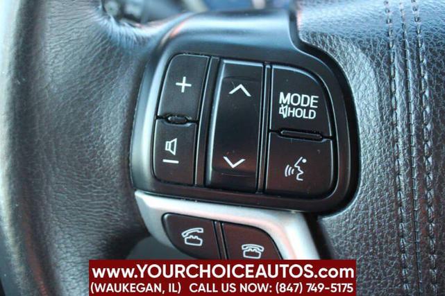 Photo of 2016 Salsa Red Pearl Toyota Sienna