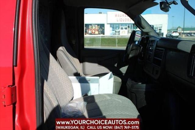 Photo of 2017 Cardinal Red GMC Savana 3500