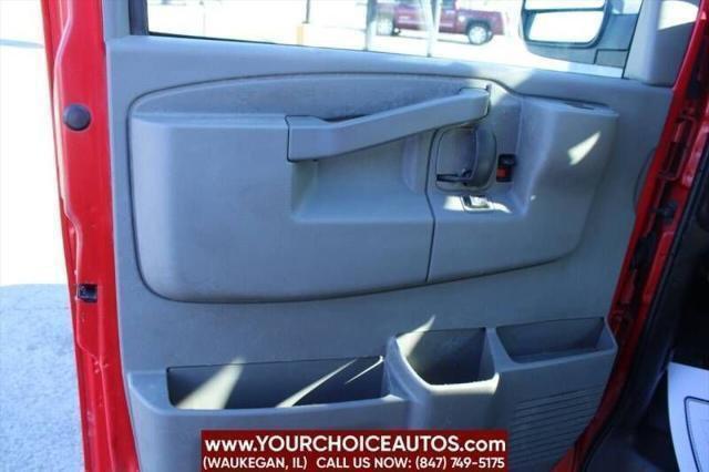 Photo of 2017 Cardinal Red GMC Savana 3500