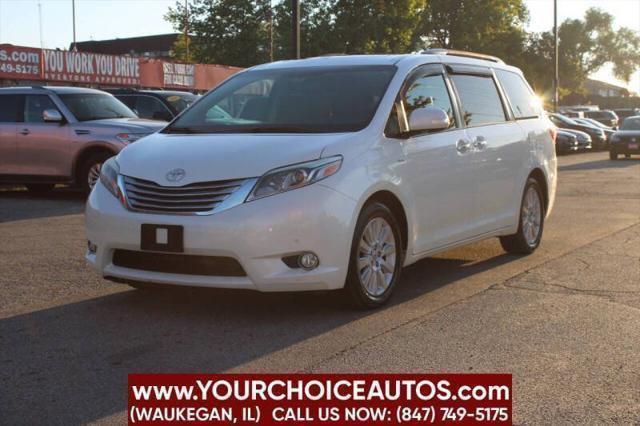 Photo of 2016 Blizzard Pearl Toyota Sienna