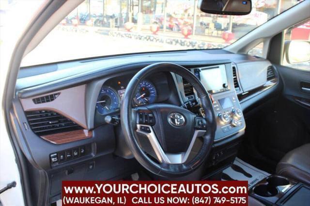 Photo of 2016 Blizzard Pearl Toyota Sienna