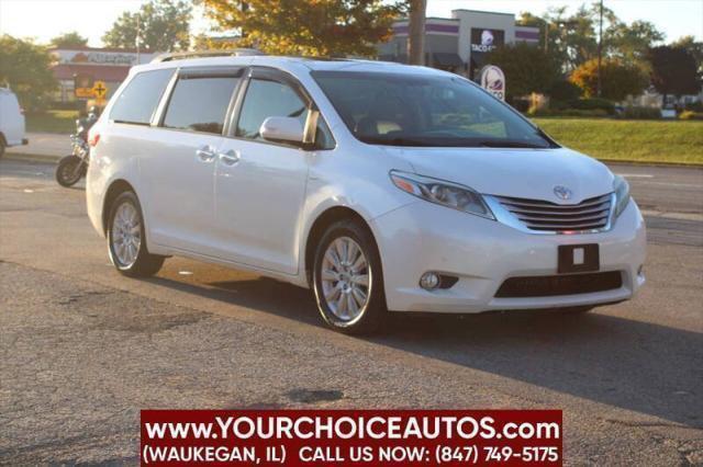 Photo of 2016 Blizzard Pearl Toyota Sienna