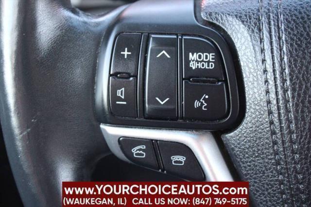 Photo of 2016 Blizzard Pearl Toyota Sienna