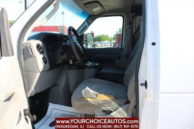 Photo of 2013 Oxford White Ford E350 Super Duty