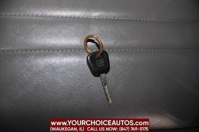 Photo of 2016 Summit White Chevrolet Express 2500