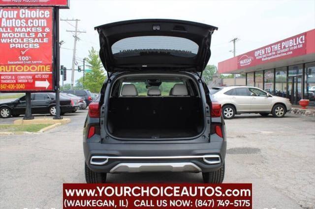 Photo of 2021 Cherry Black Kia Seltos
