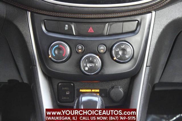 Photo of 2018 Silver Ice Metallic Chevrolet Trax