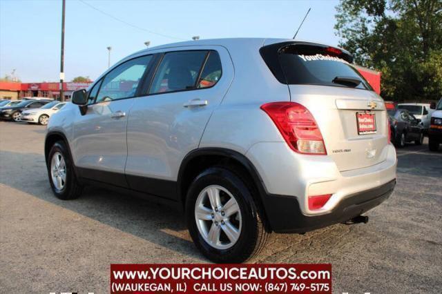 Photo of 2018 Silver Ice Metallic Chevrolet Trax