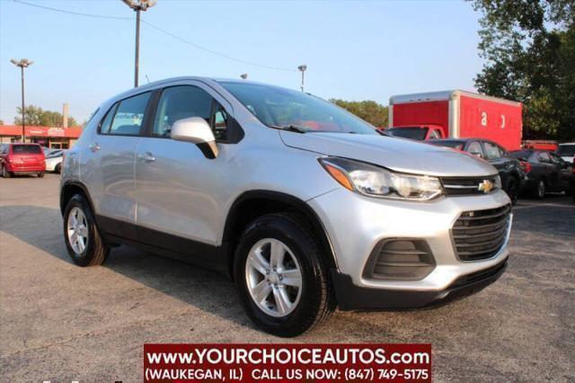 Photo of 2018 Silver Ice Metallic Chevrolet Trax