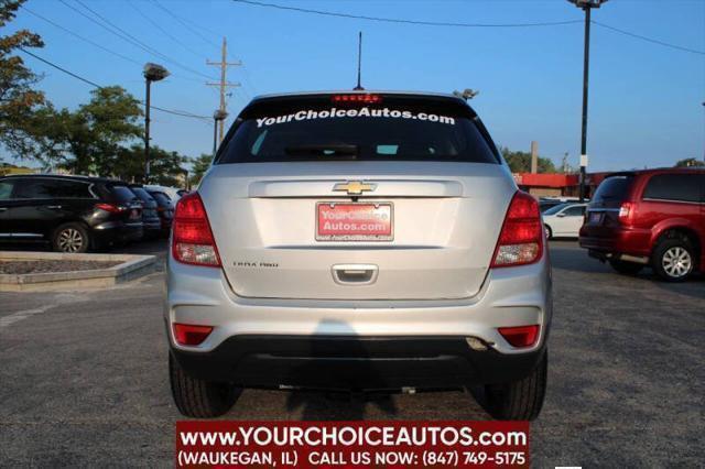 Photo of 2018 Silver Ice Metallic Chevrolet Trax