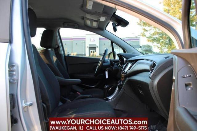 Photo of 2018 Silver Ice Metallic Chevrolet Trax