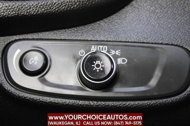 Photo of 2018 Silver Ice Metallic Chevrolet Trax