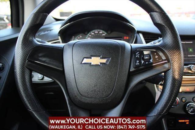 Photo of 2018 Silver Ice Metallic Chevrolet Trax
