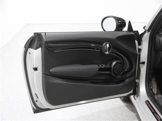 Photo of 2023 White Silver Metallic MINI Convertible