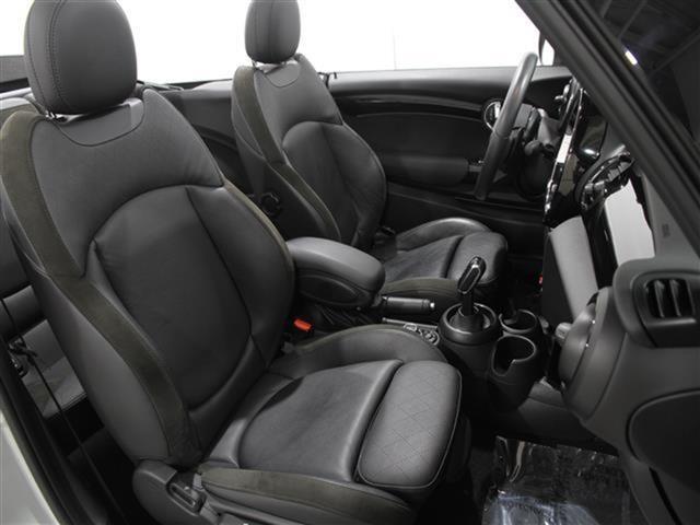 Photo of 2023 White Silver Metallic MINI Convertible