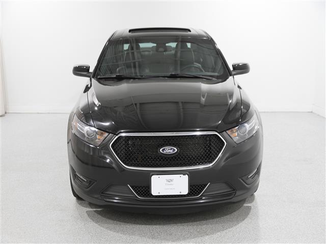 Photo of 2015 TUXEDO BLACK METALLIC Ford Taurus