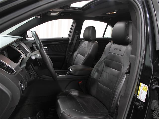 Photo of 2015 TUXEDO BLACK METALLIC Ford Taurus