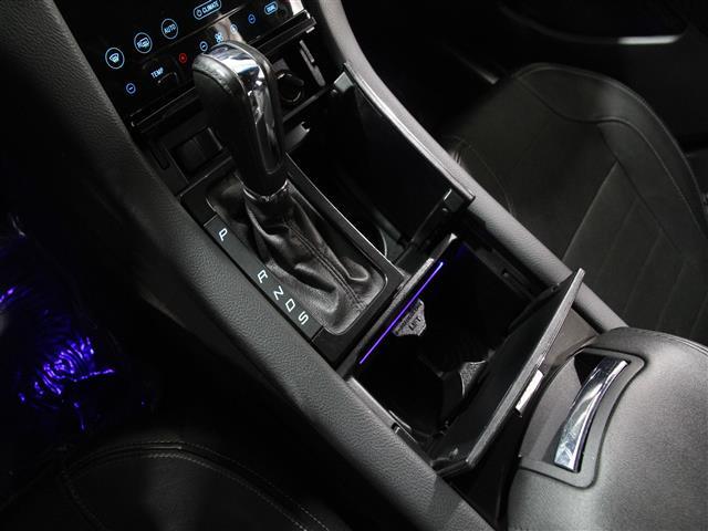 Photo of 2015 TUXEDO BLACK METALLIC Ford Taurus