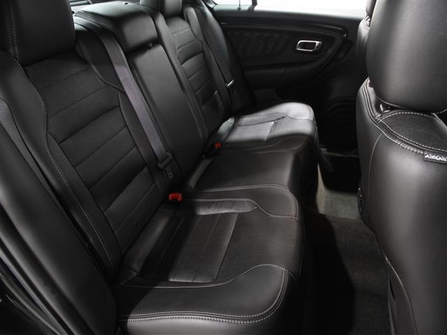 Photo of 2015 TUXEDO BLACK METALLIC Ford Taurus