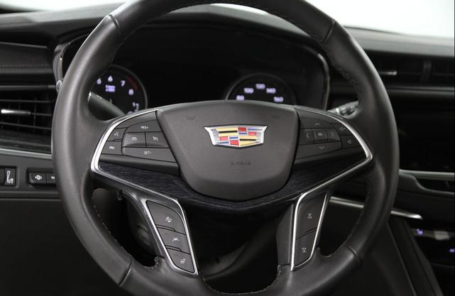 Photo of 2022 Crystal White Tricoat Cadillac XT5