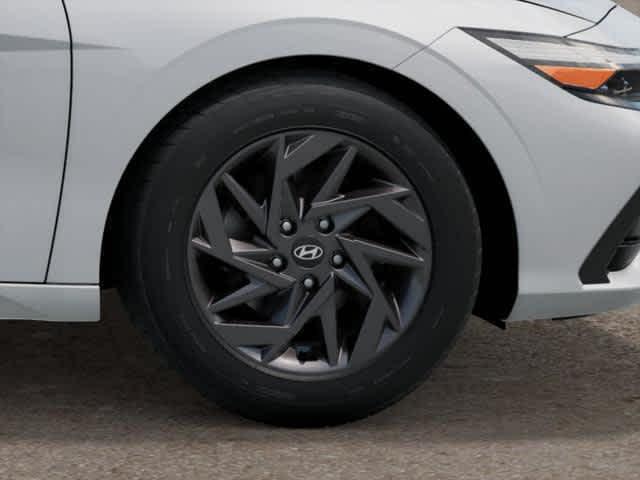 Photo of 2025 White Hyundai ELANTRA HEV