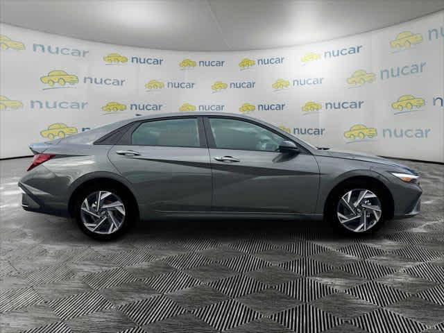 Photo of 2025 Amazon Gray Hyundai ELANTRA