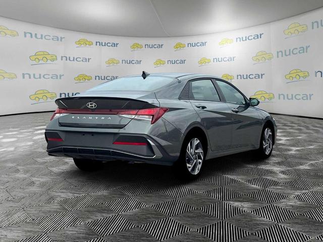 Photo of 2025 Amazon Gray Hyundai ELANTRA