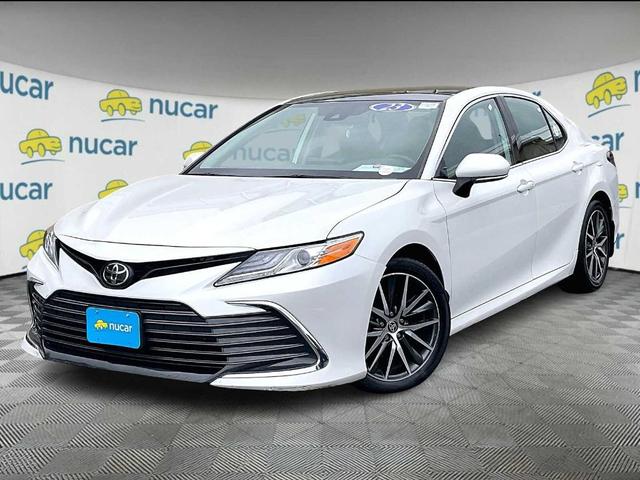 Photo of 2023 Wind Chill Pearl Toyota Camry