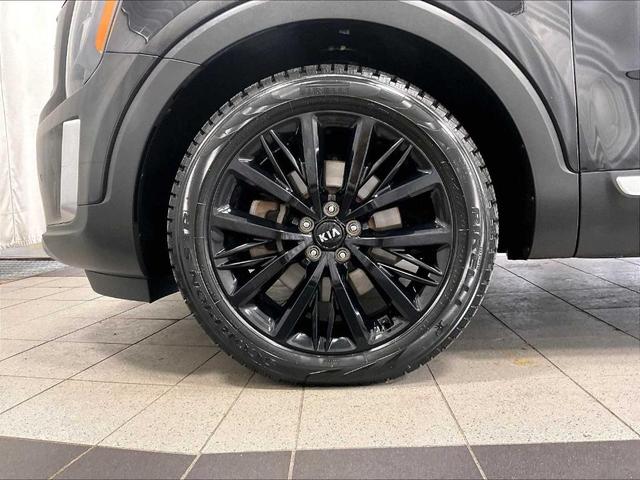 Photo of 2020 Ebony Black Kia Telluride