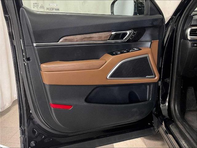 Photo of 2020 Ebony Black Kia Telluride