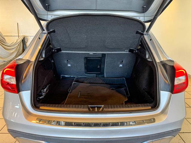 Photo of 2018 Gray Mercedes-Benz GLA 250