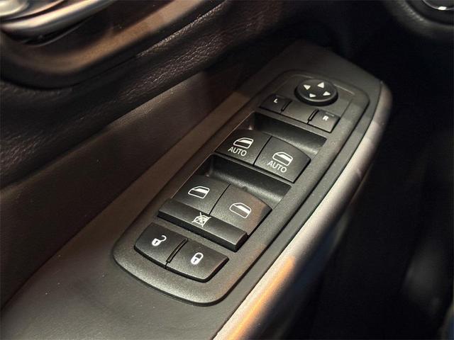 Photo of 2022 Granite Crystal Metallic Clearcoat Jeep Cherokee