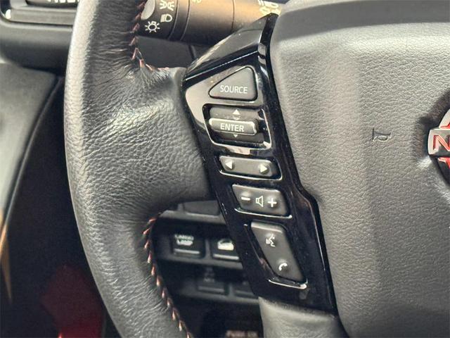 Photo of 2023 Glacier White Nissan Frontier